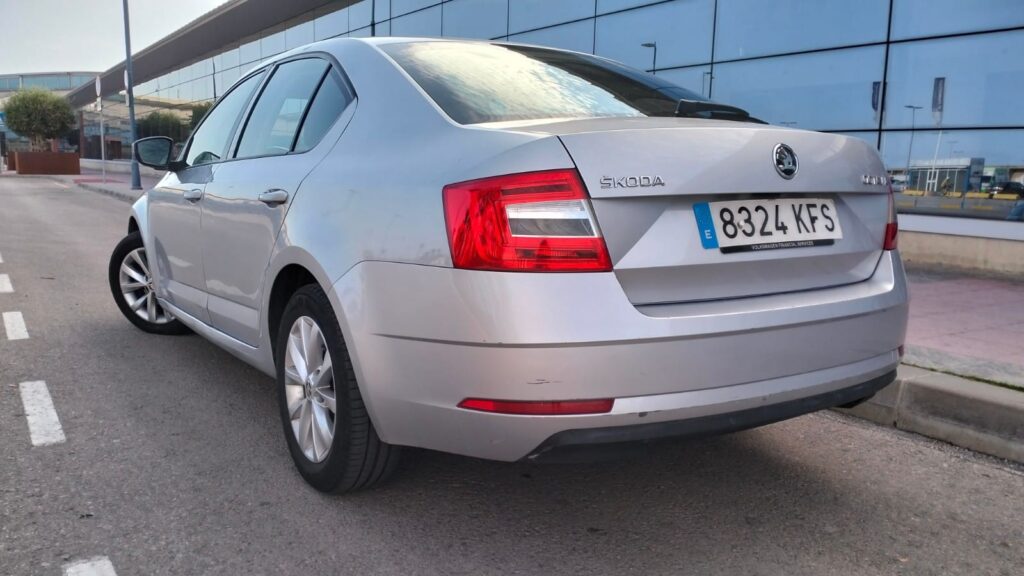 Skoda Octavia 1.6 Diesel, 5 plazas manual